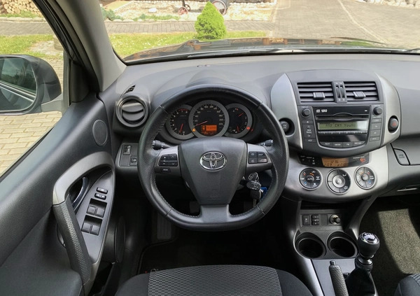 Toyota RAV4 cena 44900 przebieg: 230000, rok produkcji 2010 z Jasło małe 781